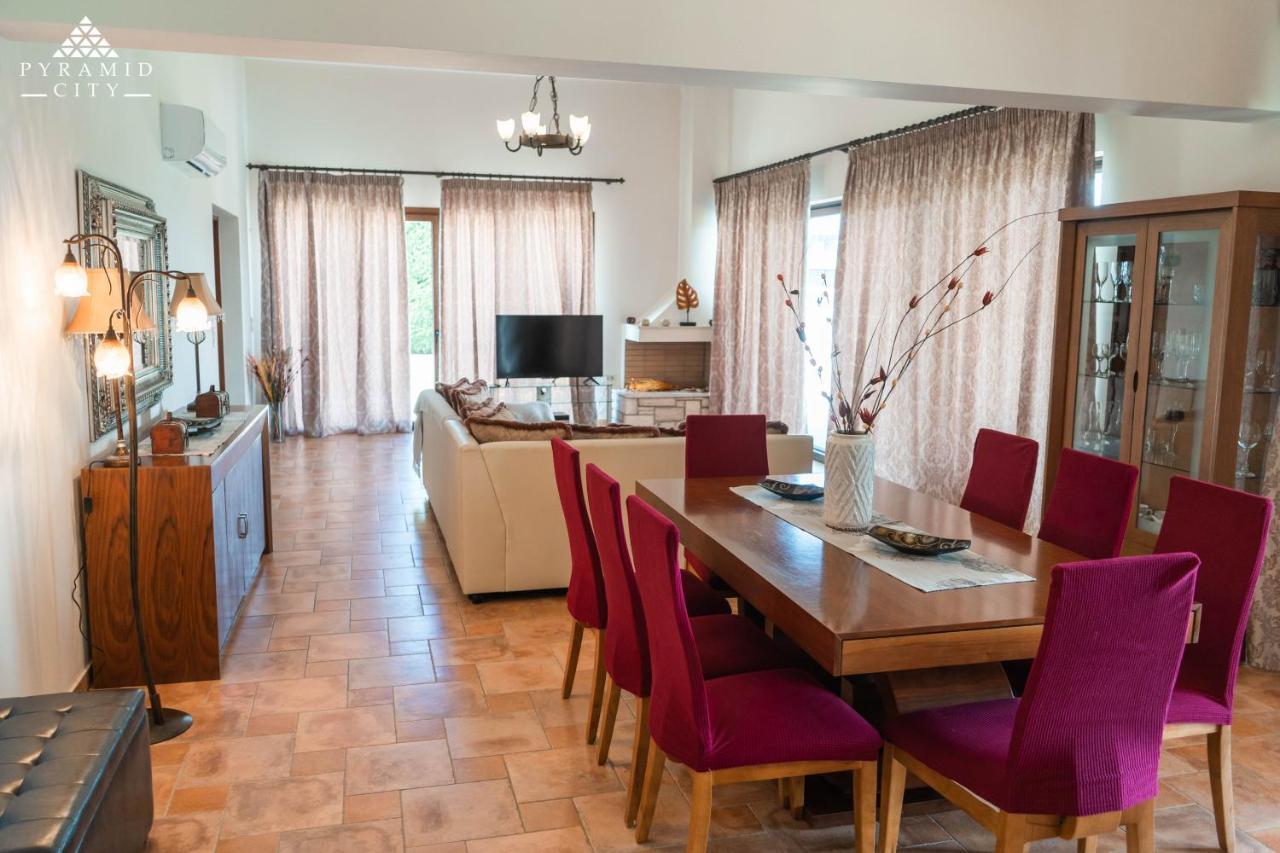 Luxury Villa Hera - Beachfront Roda  Bagian luar foto